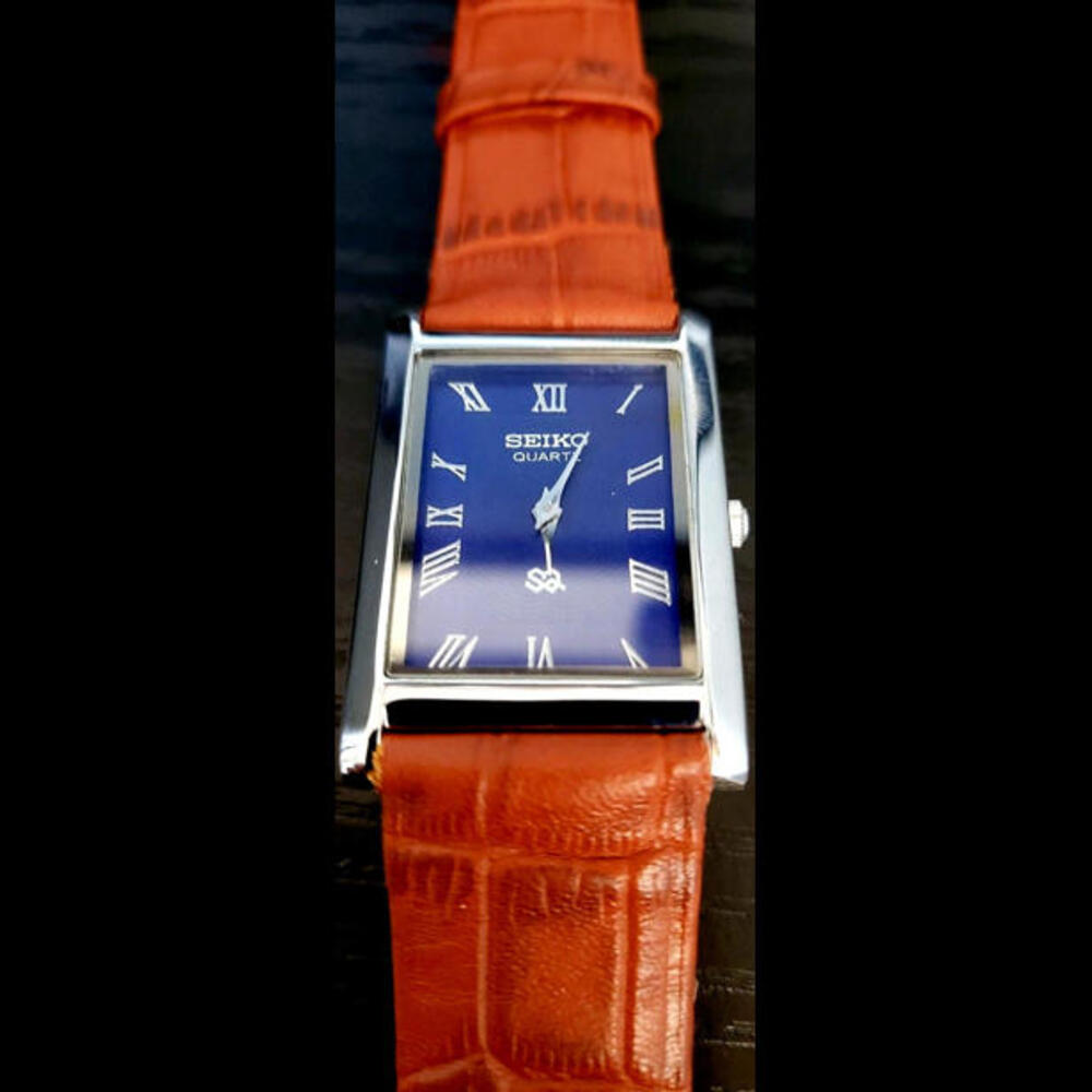 RARE Vintage Seiko Slim Tank Men's Leather Wrist Watch